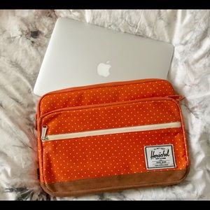 Herschel laptop sleeve for 13in laptops